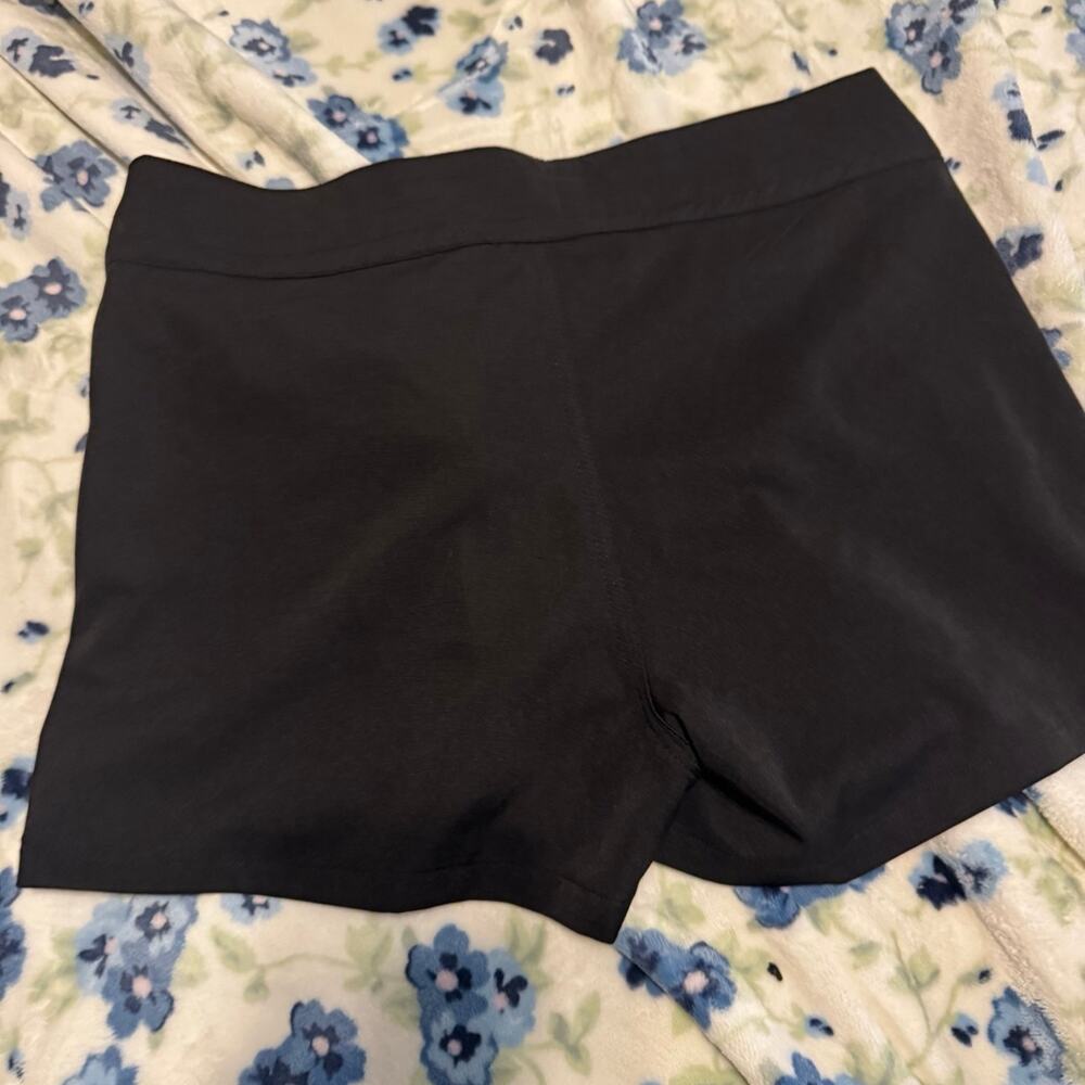 Black shorts Size 5 ❤️ - Picture 4 of 6